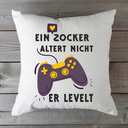 SEO. Bedrucktes Kissen mit Spruch Ein Zocker altert nicht er levelt - mit Füllung Linkreich
