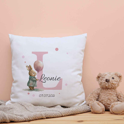 SEO. Bedrucktes Kissen mit Tiermotiv und Initiale - Personalisiert mit Name und Datum - Hase Linkreich