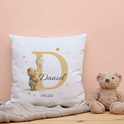 SEO. Bedrucktes Kissen mit Tiermotiv und Initiale - Personalisiert mit Name und Datum - Bär Linkreich