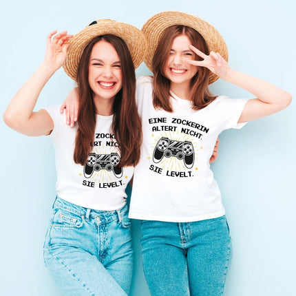 SEO. Bedrucktes T-Shirt für Damen - Eine Zockerin altert nicht - Schwarz Linkreich