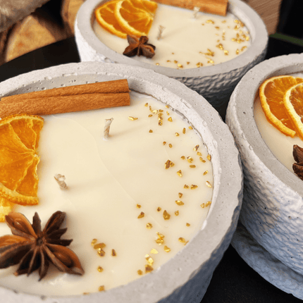 Betonkerzen - Set 4x Betongrau "Grey Cinnamon" - Aromaduftkerze - Stilvolle Sojawachskerze für Ihr Zuhause. Aromatherapie Kerze mit Blütenverzierung und HOCHWERTIGEM Baumwolldocht aus dem Südschwarzwald (Duftkerze) kaufen bei Linkreich – Jetzt entdecken!