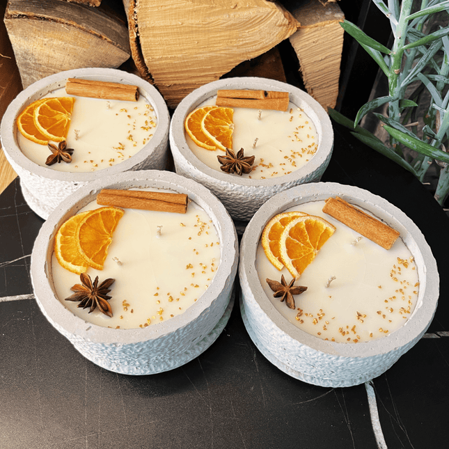 Betonkerzen - Set 4x Betongrau "Grey Cinnamon" - Aromaduftkerze - Stilvolle Sojawachskerze für Ihr Zuhause. Aromatherapie Kerze mit Blütenverzierung und HOCHWERTIGEM Baumwolldocht aus dem Südschwarzwald (Duftkerze) kaufen bei Linkreich – Jetzt entdecken!