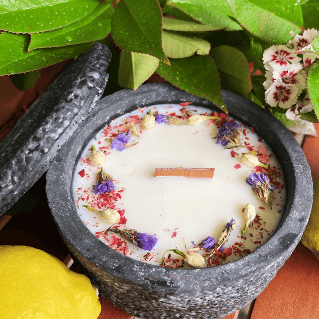 Black Edition HANDGEMACHTE Citronella BETONKERZE - Stilvolle Sojawachskerze für Ihr Zuhause. Outdoor Kerze mit Blütenverzierung und HOCHWERTIGEM Holzdocht aus dem Südschwarzwald (Duftkerze) kaufen bei Linkreich – Jetzt entdecken!
