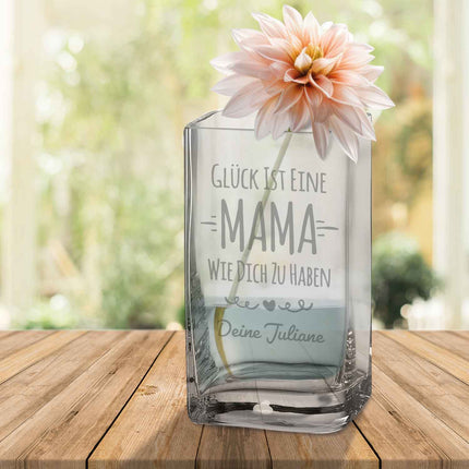 SEO. Blumenvase mit Gravur - Glück ist eine Mama - Personalisiert mit Namen - Deko Vase als Geschenk - 20 x 11 cm Linkreich