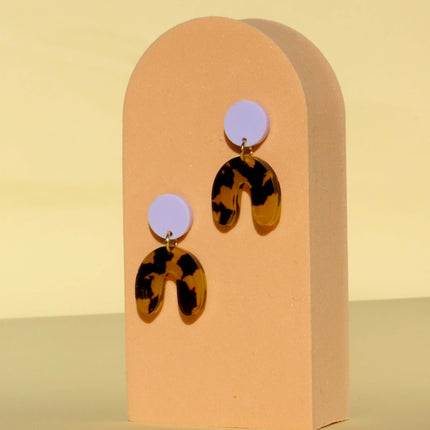 Leo Flieder Arch Bogen Ohrringe