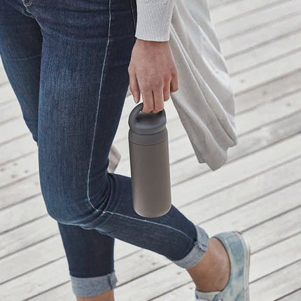 Kinto Day Off Travel Tumbler – 500 ml Vakuum-Isolierte Flasche