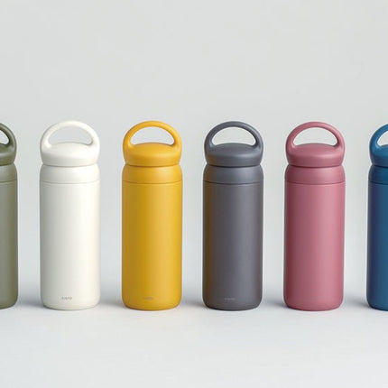 Kinto Day Off Travel Tumbler – 500 ml Vakuum-Isolierte Flasche