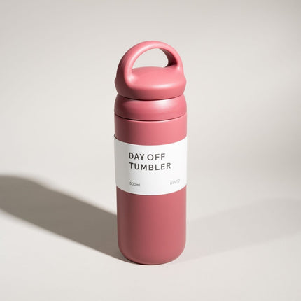 Kinto Day Off Travel Tumbler – 500 ml Vakuum-Isolierte Flasche