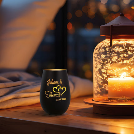 SEO. Deko Windlicht aus Glas mit Gravur - Die große Liebe - Personalisiert mit Name und Datum - Weiß - Gold Linkreich