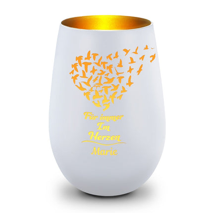 SEO. Deko Windlicht aus Glas mit Gravur - Für Immer im Herzen - Personalisiert mit Namen - Trauerlicht - Weiß - Gold Linkreich