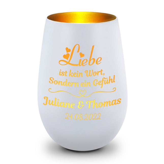 SEO. Deko Windlicht aus Glas mit Gravur - Liebe ist kein Wort - Personalisiert mit Namen & Datum - Weiß - Gold Linkreich