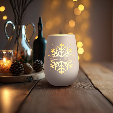 SEO. Deko Windlicht aus Glas mit Gravur - Schneeflocke - Personalisiert mit Namen - Geschenk zu Weihnacht - Weiß - Silber Linkreich