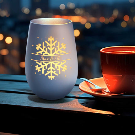 SEO. Deko Windlicht aus Glas mit Gravur - Schneeflocke - Personalisiert mit Namen - Geschenk zu Weihnacht - Weiß - Silber Linkreich