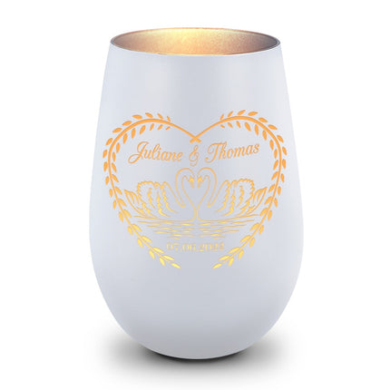 SEO. Deko Windlicht aus Glas mit Gravur - Schwanenherz v2 - Personalisiert mit Namen & Datum - Weiß - Gold Linkreich