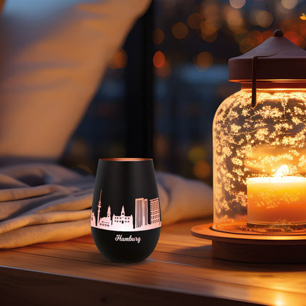 SEO. Deko Windlicht aus Glas mit Gravur - Skyline Hamburg - Schwarz - Gold Linkreich