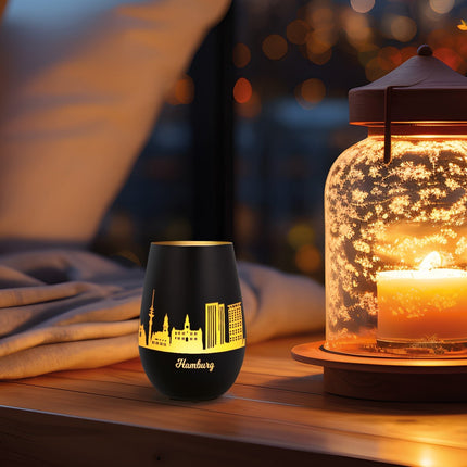 SEO. Deko Windlicht aus Glas mit Gravur - Skyline Hamburg - Schwarz - Gold Linkreich