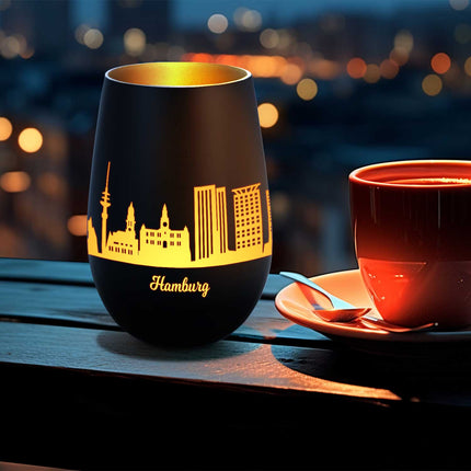 SEO. Deko Windlicht aus Glas mit Gravur - Skyline Hamburg - Schwarz - Gold Linkreich