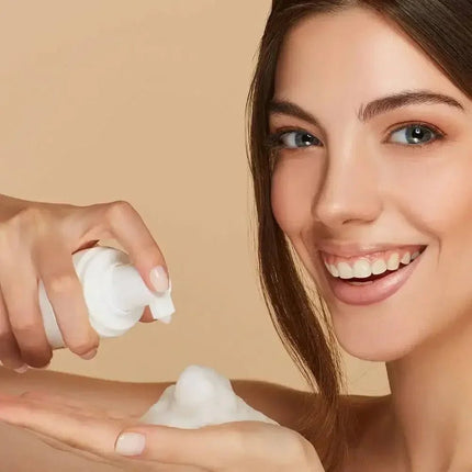 Detox-Gesichtsreinigungsschaum mit Fruchtextrakten, Ginseng und Blauer Margerite – 150 ml - Linkreich
