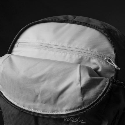 Matador Beast 28 - Ultraleichter, faltbarer Rahmenrucksack für Outdoor-Aktivitäten (28 Liter) von Matador