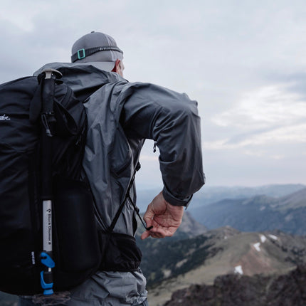 Matador Beast 28 - Ultraleichter, faltbarer Rahmenrucksack für Outdoor-Aktivitäten (28 Liter) von Matador