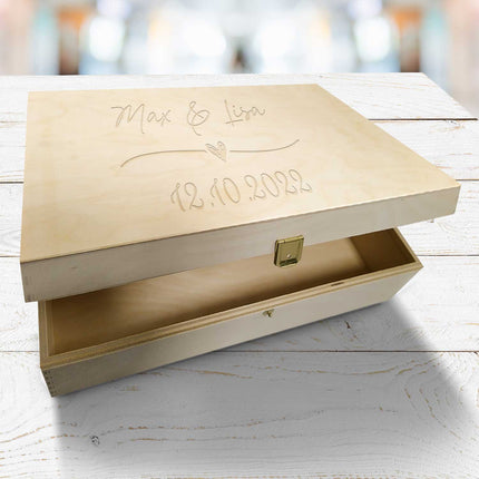 SEO. Erinnerungskiste mit Gravur im Wedding Love Design - zur Hochzeit als Andenken - Kleine Holzkiste Linkreich