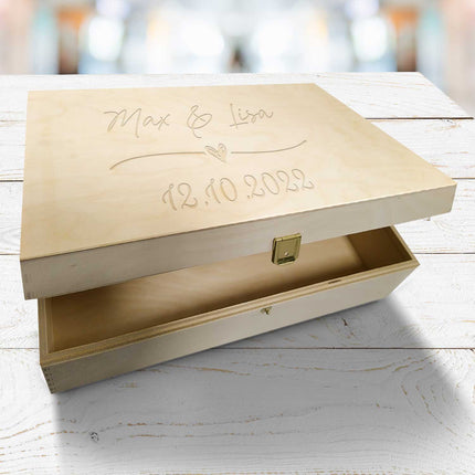 SEO. Erinnerungskiste mit Gravur im Wedding Love Design - zur Hochzeit als Andenken - Kleine Holzkiste Linkreich