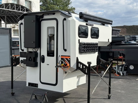 Pickup Camper Demountable Motorhome Cabin JOY Gladiator – for Hilux, Ranger, Amarok, Navara
