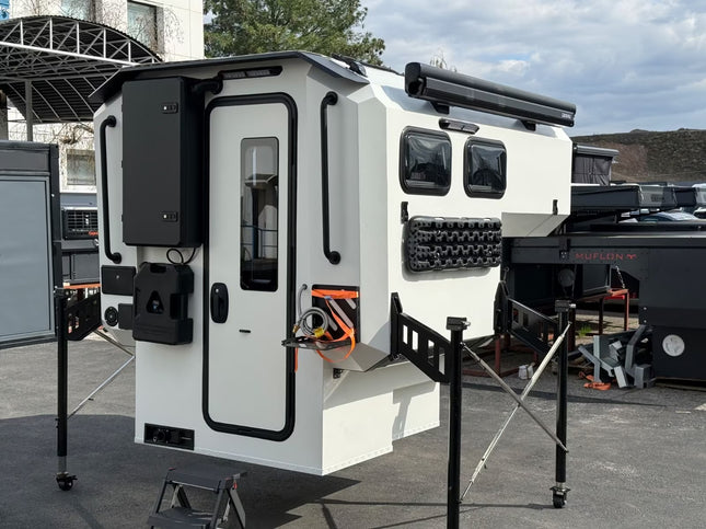 Pickup Camper Wohnmobil Aufsetzkabine JOY Gladiator – für Hilux, Ranger, Amarok, Navara