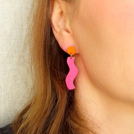 Wormly Ohrringe mit Edelstahl Steckern in neongelb flieder