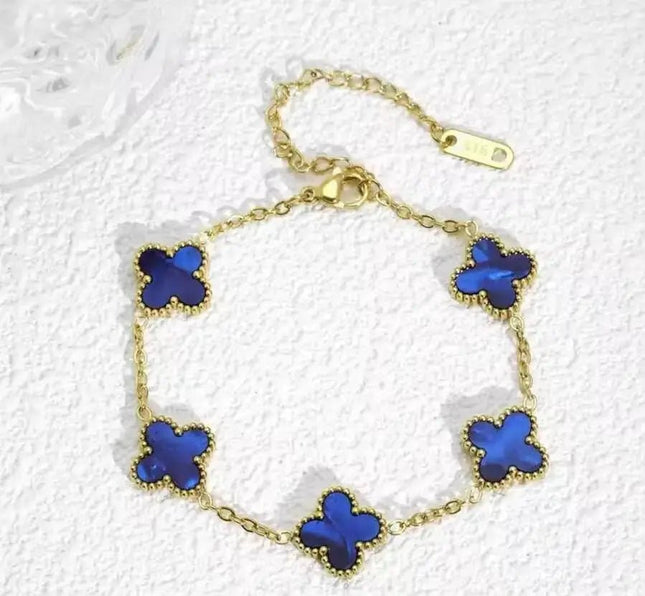 Elegantes Blumenmuster-Armband aus Edelstahl – Pflegeleicht & langlebig