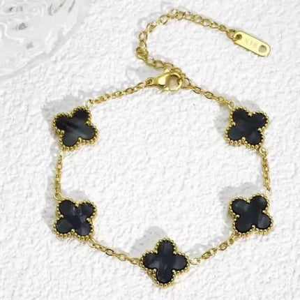 Florales Edelstahl-Damenarmband – Zarter Schmuck für stilbewusste Frauen