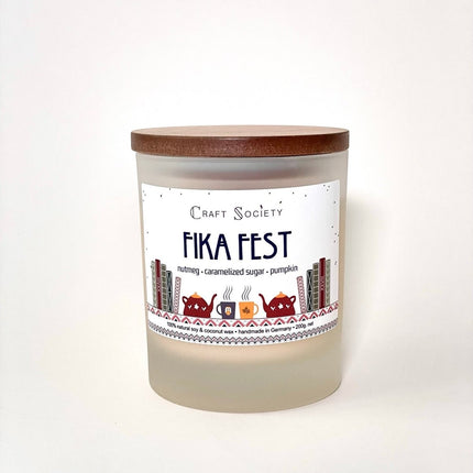 Fika Fest Scented Candle – Charming Aroma of Baked Goods (Scented candle) kaufen bei Linkreich – Jetzt entdecken!