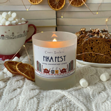 Fika Fest Scented Candle – Charming Aroma of Baked Goods (Scented candle) kaufen bei Linkreich – Jetzt entdecken!