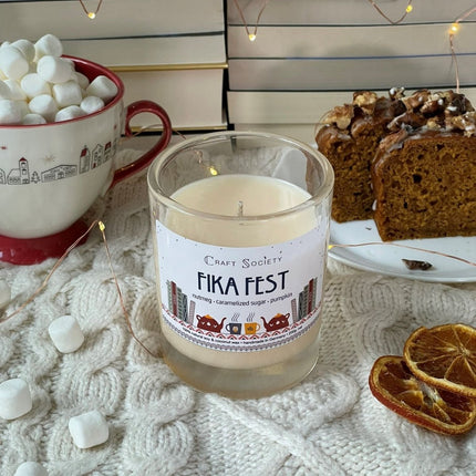 Fika Fest Scented Candle – Charming Aroma of Baked Goods (Scented candle) kaufen bei Linkreich – Jetzt entdecken!
