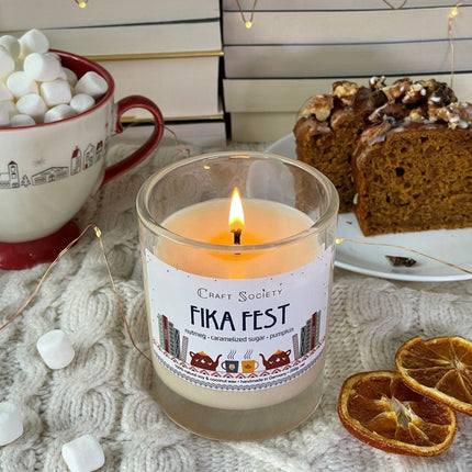 Fika Fest Scented Candle – Charming Aroma of Baked Goods (Scented candle) kaufen bei Linkreich – Jetzt entdecken!