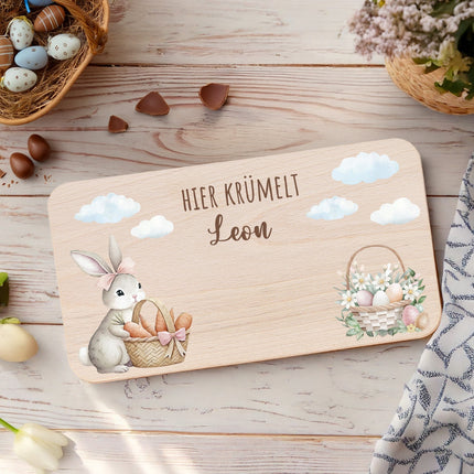 SEO. Frühstücksbrettchen mit Druck & Name zu Ostern - Gartenhase Linkreich