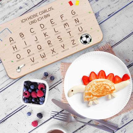 SEO. Frühstücksbrettchen mit Druckmotiv & Name - ABC Fußball - Linkreich