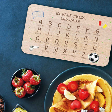 SEO. Frühstücksbrettchen mit Druckmotiv & Name - ABC Fußball - Linkreich