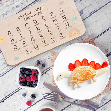 SEO. Frühstücksbrettchen mit Druckmotiv & Name - ABC Regenbogen - Regenbogen Rot Linkreich