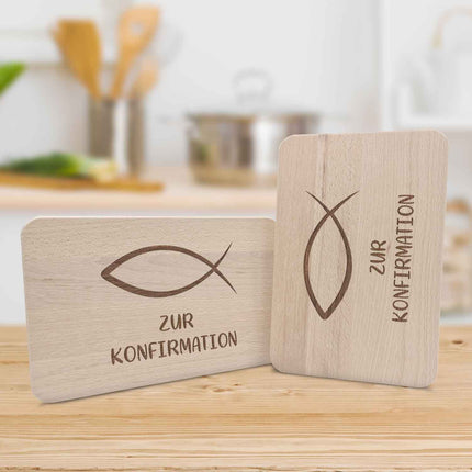 SEO. Frühstücksbrettchen mit Gravur "Konfirmation Fisch" - Linkreich