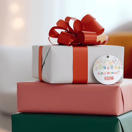 SEO. Geschenkanhänger aus Holz - Happy Birthday - Personalisiert mit Namen - 6cm Linkreich