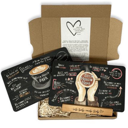 SEO. Geschenkset für Eltern: liebevolles Frühstücksbrettchen - Set für Mama und Papa mit Holzhalter - Linkreich