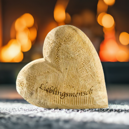 Thankgoods Deko-Holz-Herz aus massivem Naturfarbenem Pappelholz mit Schriftzug Lieblingsmensch