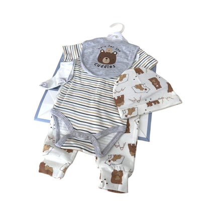 Baby Starter-Set » Geschenk Set aus Body, Hose, Lätzchen, Socken & Mütze » Geschenkidee für Babyparty » Baby Geschenk-Set für die Babyparty
