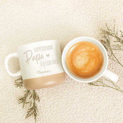 SEO. Gravierte Steingut Tasse - Happy Birthday Papa - Linkreich