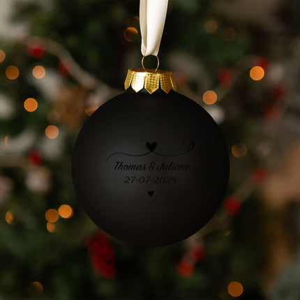 SEO. Gravierte Weihnachtskugel - Paar verliebt - Schwarz (matt) Linkreich