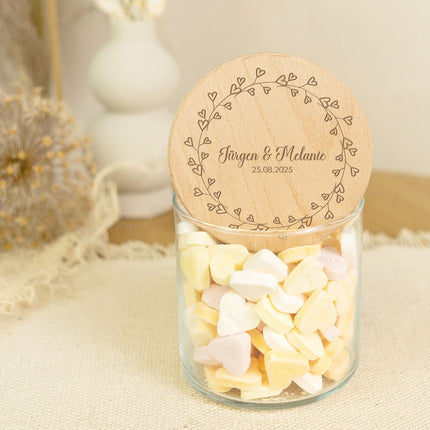 SEO. Graviertes Vorratsglas mit Holzdeckel - Kranz Herzen - Klein Linkreich