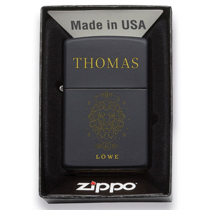 SEO. GRAVURZEILE x ZIPPO Personalisiertes Sturmfeuerzeug - Sternzeichen - Windfest und Langlebig - Nachfüllbar - Linkreich