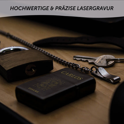 SEO. GRAVURZEILE x ZIPPO Personalisiertes Sturmfeuerzeug - Sternzeichen - Windfest und Langlebig - Nachfüllbar - Linkreich