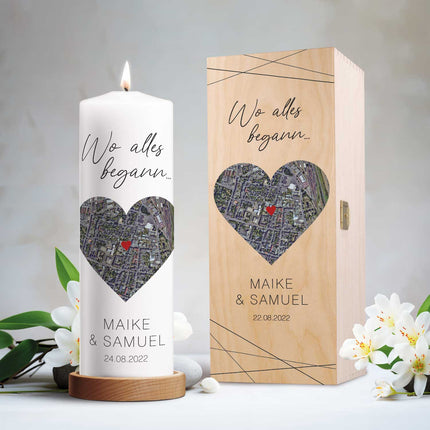 SEO. Große Kerze "Wo alles begann" - Personalisiertes Geschenk mit Namen, Datum, Ort & Wunschtext - mit Kiste Linkreich